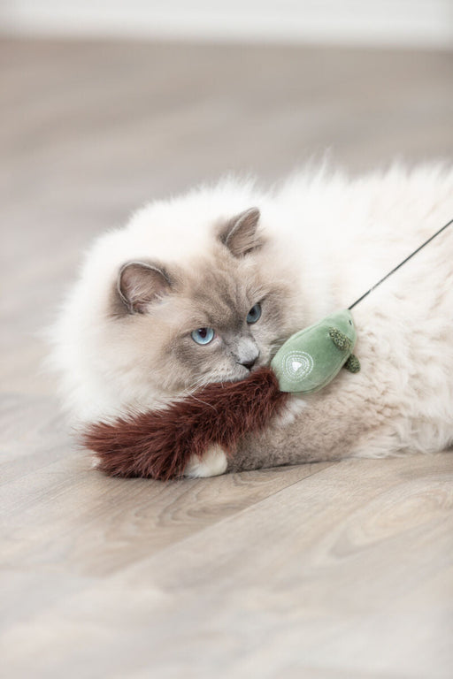 Bastão com rato de peluche verde para gatos Trixie 46 cm – imagem 2